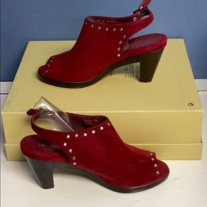 Aerolosoles faux suede and grommet open toe shoes